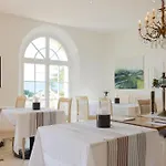 Les Rosiers Hotell 4*