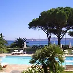 Les Rosiers Hotell Grimaud