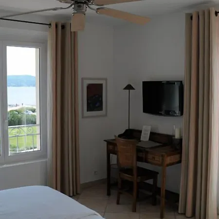 Les Rosiers Hotel
