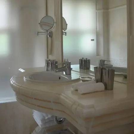 Hotel Les Rosiers 4*
