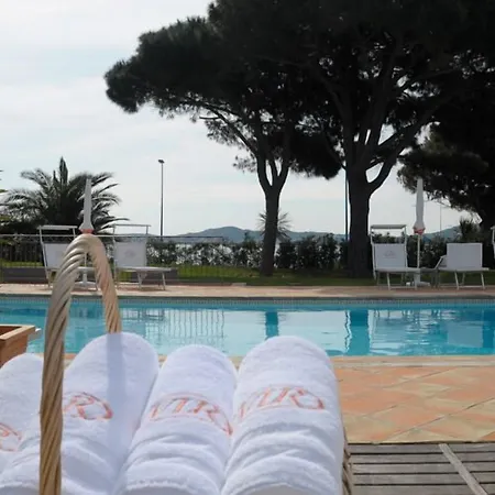 Hotel Les Rosiers 4*