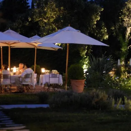 Hotell Les Rosiers Grimaud
