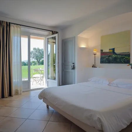 Les Rosiers Hotel 4*