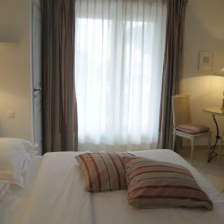 Hotel Les Rosiers Grimaud