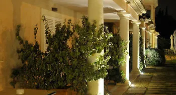 Les Rosiers Hotel 4*
