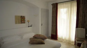 Hotel Les Rosiers