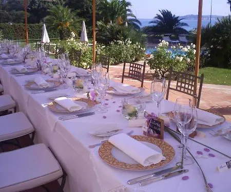 Les Rosiers Hotel
