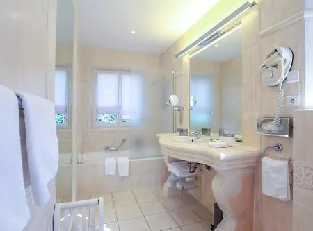 Les Rosiers 4* Grimaud