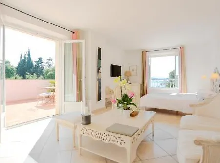 Hotel Les Rosiers 4*