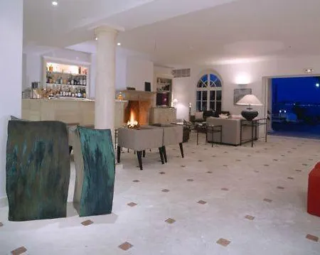 Les Rosiers Hotell 4*
