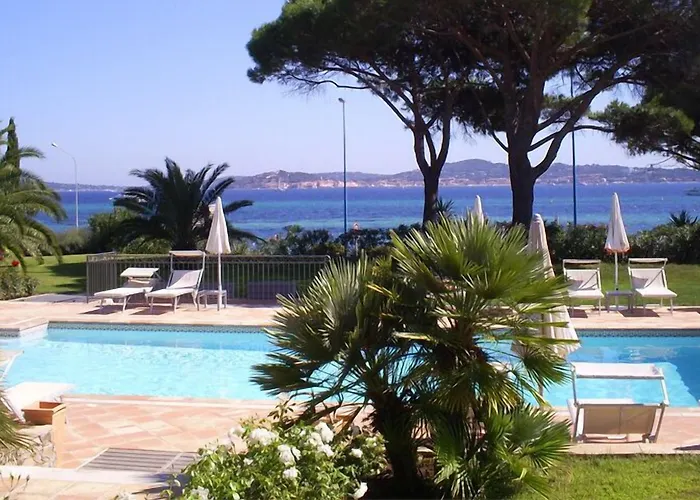 Les Rosiers 4* Grimaud