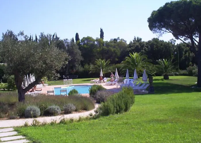 Szálloda Les Rosiers Grimaud