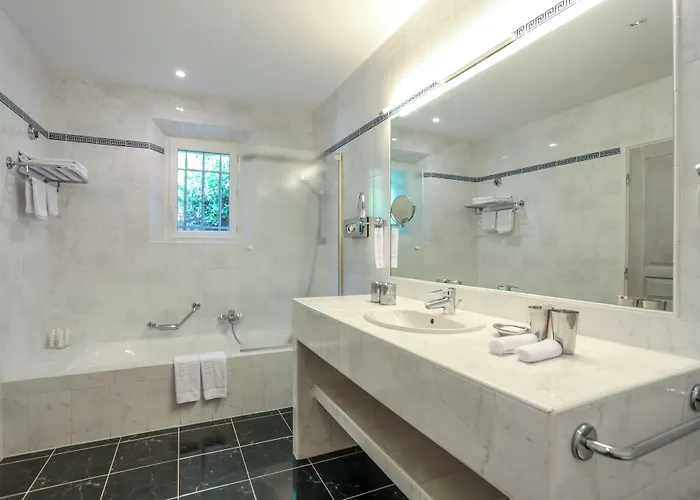 Les Rosiers 4* Grimaud