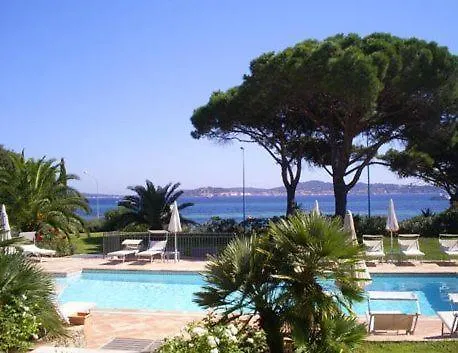 Les Rosiers Hotel Grimaud